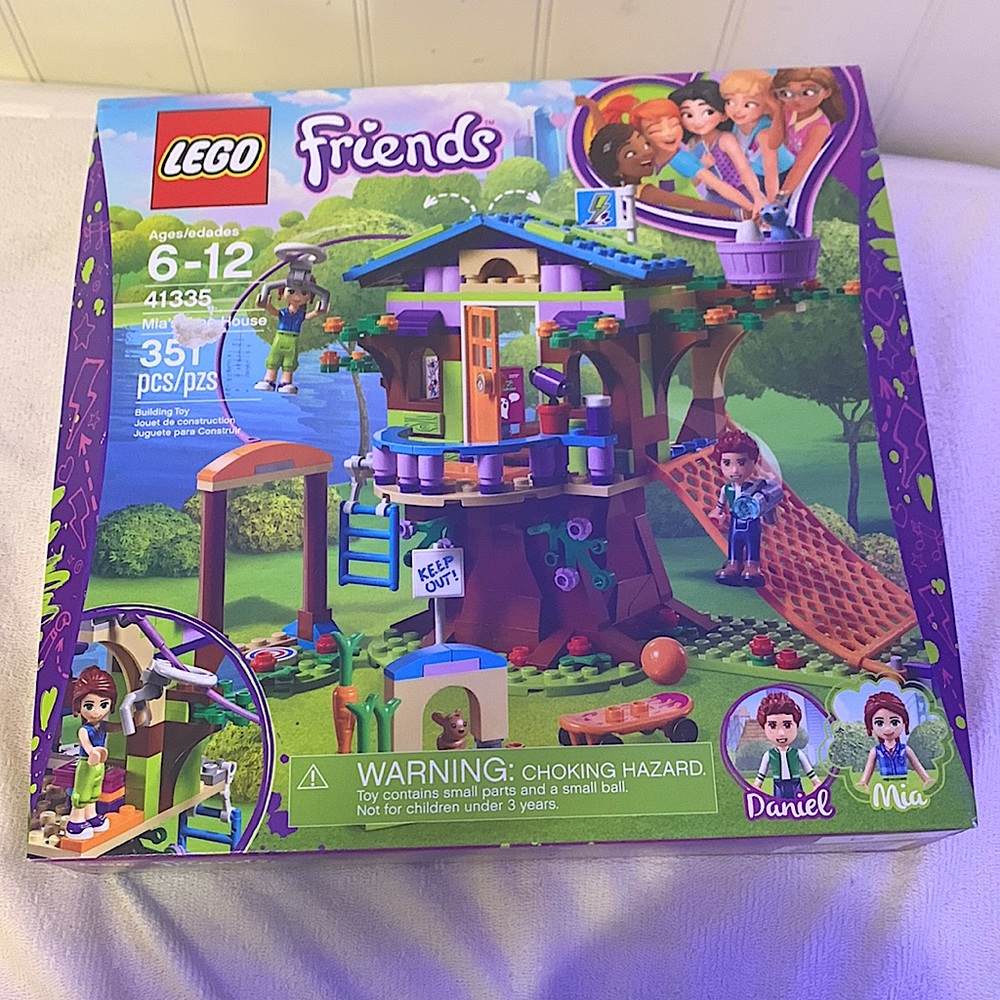 Friends Lego set (Mia’s Tree House)